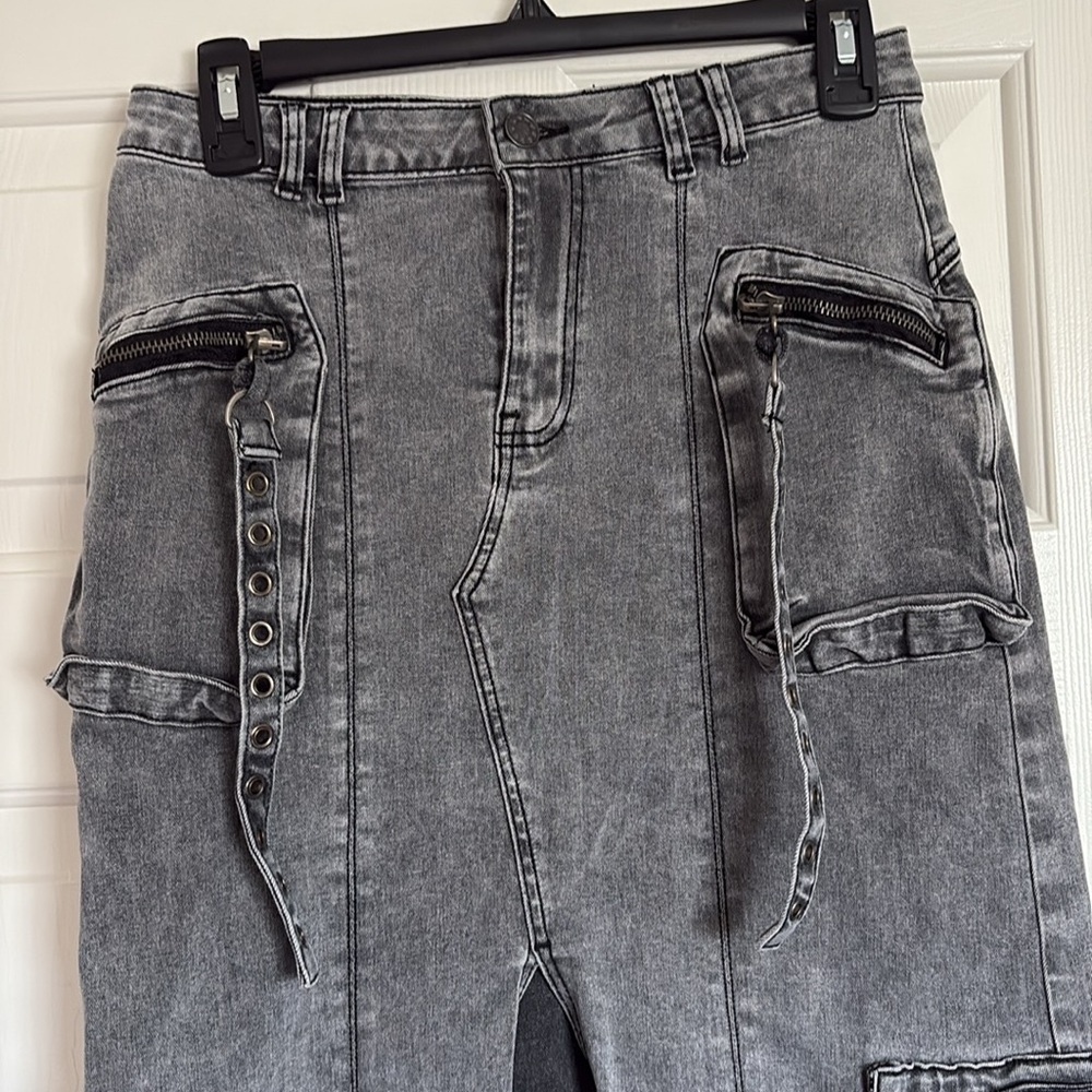 Delia’s Dolls Kill Gray Denim Maxi Skirt Slight Cargo Pockets NWOT✨Sz Small - Picture 2 of 7